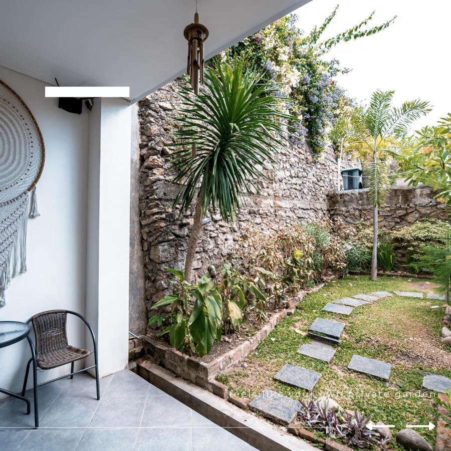 La Cecile Hotel & Cafe Komodo ลาบวนบาโจ ภายนอก รูปภาพ